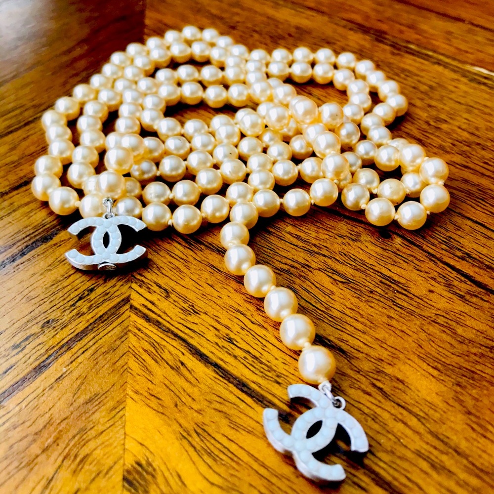 Chanel Faux Pearl Logo Necklace - Picture 11 of 11